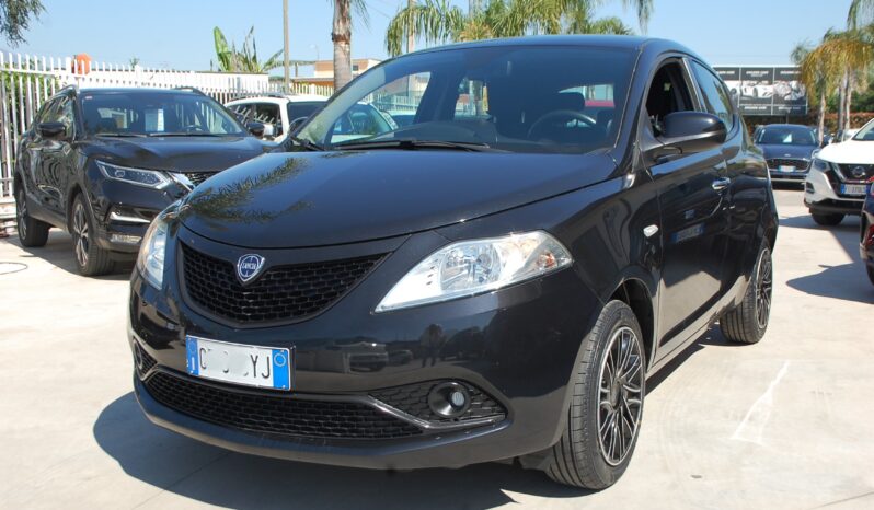 Lancia Ypsilon 1.0 firefly hybrid 70CV Gold S&S Uff Italy USB pieno