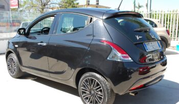 Lancia Ypsilon 1.0 firefly hybrid 70CV Gold S&S Uff Italy USB pieno