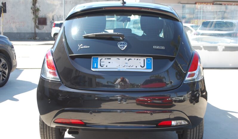 Lancia Ypsilon 1.0 firefly hybrid 70CV Gold S&S Uff Italy USB pieno