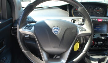 Lancia Ypsilon 1.0 firefly hybrid 70CV Gold S&S Uff Italy USB pieno