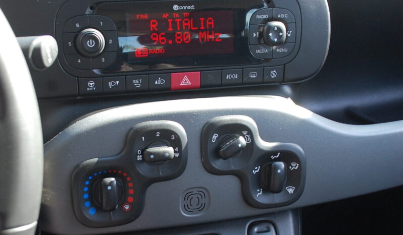 Fiat Panda 1.0 firefly hybrid 69CV City Cross S&S USB Uf Italy pieno