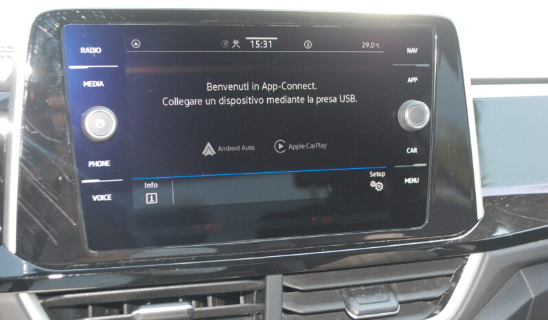 Volkswagen T-Roc 2.0 tdi 116CV R-Line Uff Italy USB Lega Led App pieno