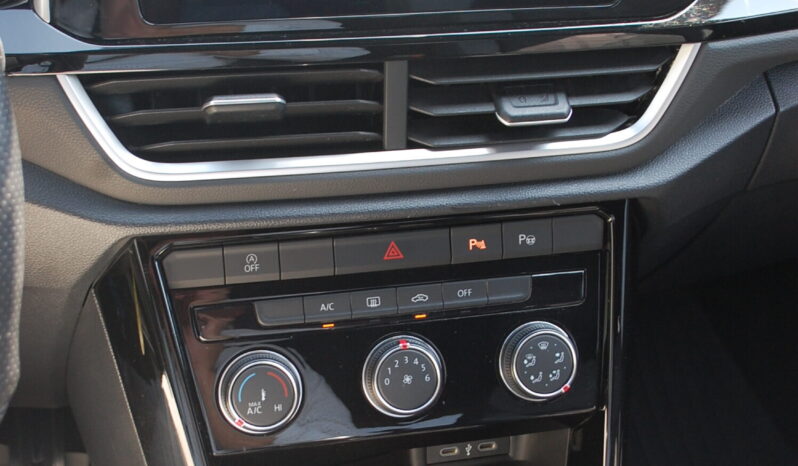 Volkswagen T-Roc 2.0 tdi 116CV R-Line Uff Italy USB Lega Led App pieno