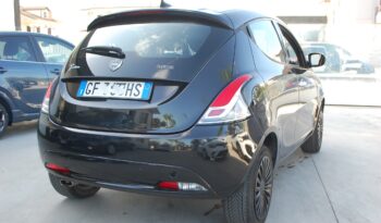 Lancia Ypsilon 1.0 firefly hybrid 70CV Gold S&S Uff Italy USB pieno
