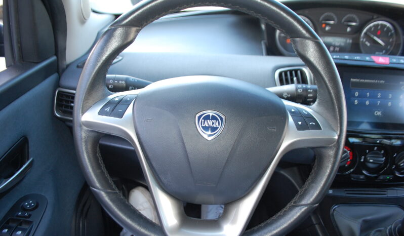 Lancia Ypsilon 1.0 firefly hybrid 70CV Gold S&S Uff Italy USB pieno
