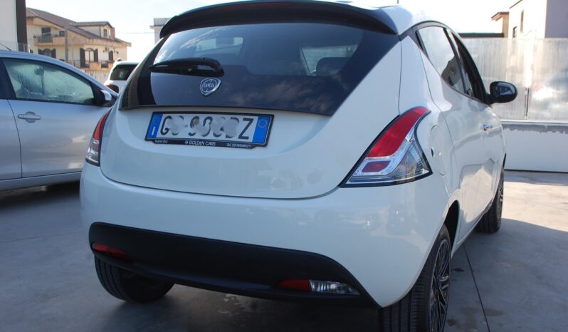Lancia Ypsilon 1.0 firefly 70CV hybrid Oro S&S Uff Italy USB pieno
