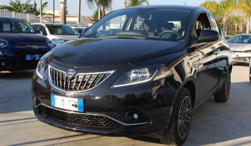 Lancia Ypsilon 1.0 firefly hybrid 70CV Gold Plus S&S Uff Italy pieno