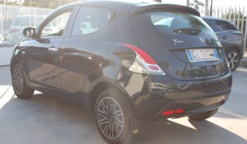Lancia Ypsilon 1.0 firefly hybrid 70CV Gold Plus S&S Uff Italy pieno