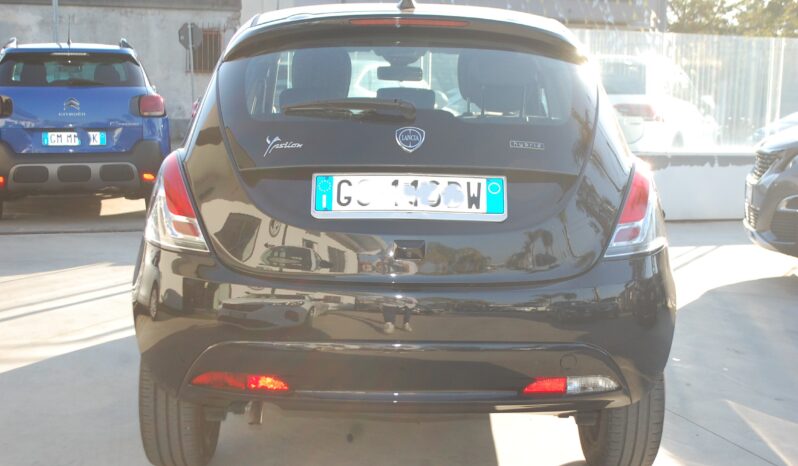 Lancia Ypsilon 1.0 firefly hybrid 70CV Gold Plus S&S Uff Italy pieno