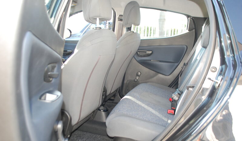 Lancia Ypsilon 1.0 firefly hybrid 70CV Gold Plus S&S Uff Italy pieno