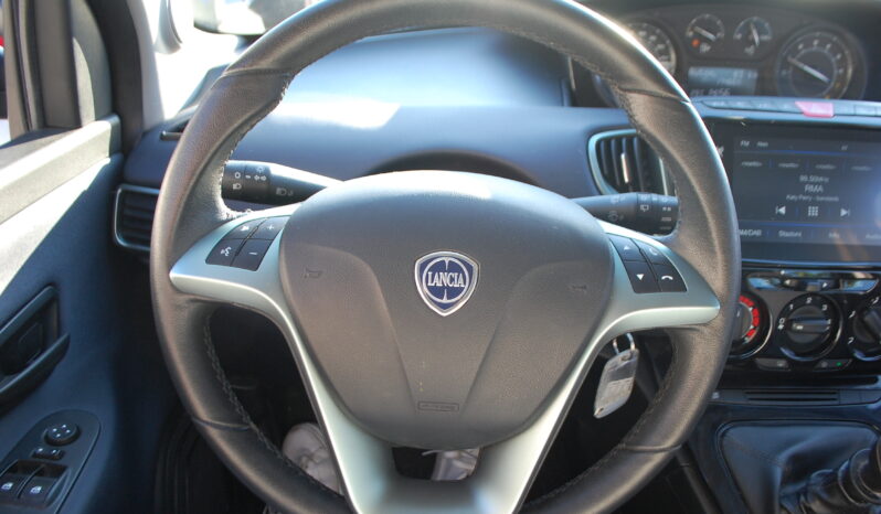 Lancia Ypsilon 1.0 firefly hybrid 70CV Gold Plus S&S Uff Italy pieno