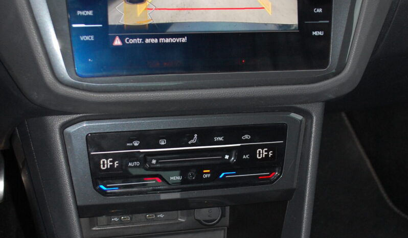 Volkswagen Tiguan 2.0 tdi R-Line 150CV dsg Uff Italy Navi Virtual pieno