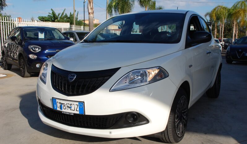 Lancia Ypsilon 1.0 firefly 70CV hybrid Oro S&S Uff Italy USB pieno