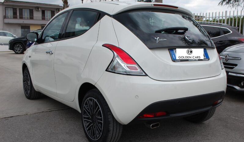 Lancia Ypsilon 1.0 firefly hybrid Gold Plus S&S Uff Italy USB pieno