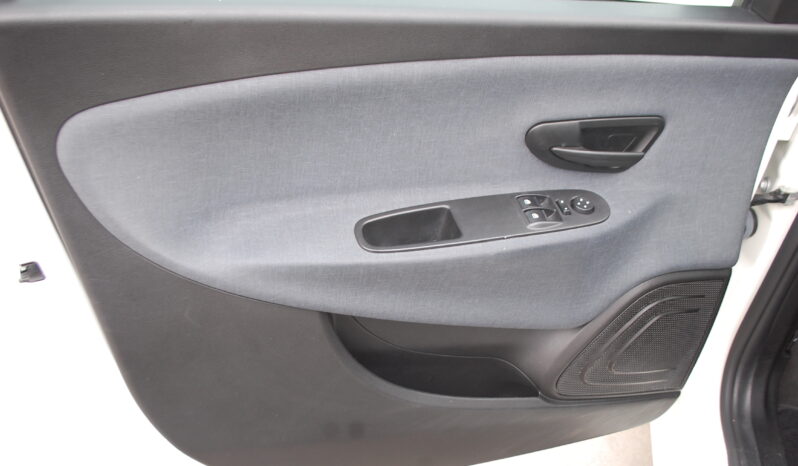 Lancia Ypsilon 1.0 firefly hybrid Gold Plus S&S Uff Italy USB pieno