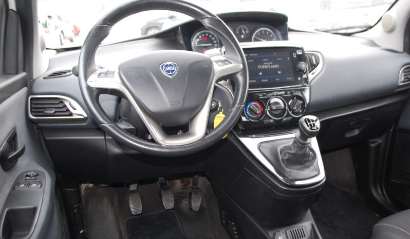 Lancia Ypsilon 1.0 firefly hybrid Gold Plus S&S Uff Italy USB pieno