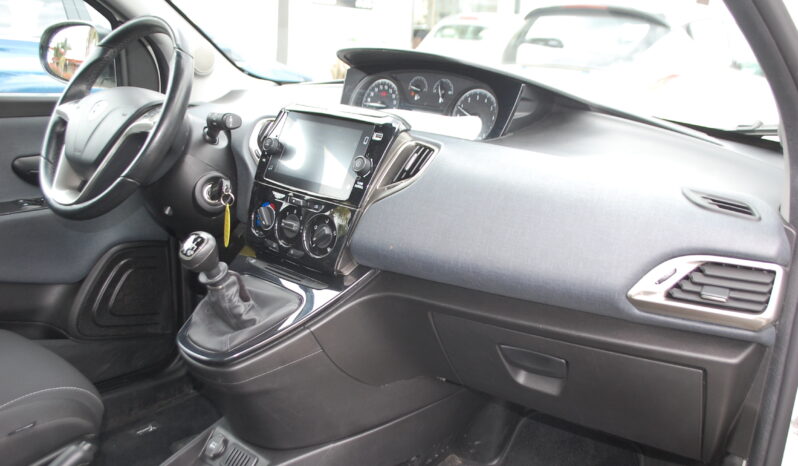 Lancia Ypsilon 1.0 firefly hybrid Gold Plus S&S Uff Italy USB pieno