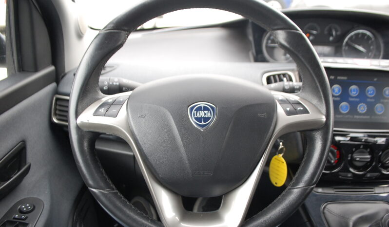 Lancia Ypsilon 1.0 firefly hybrid Gold Plus S&S Uff Italy USB pieno