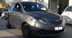 Lancia Ypsilon 1.0 firefly 70CV hybrid Gold Plus S&S Uff Italy USB