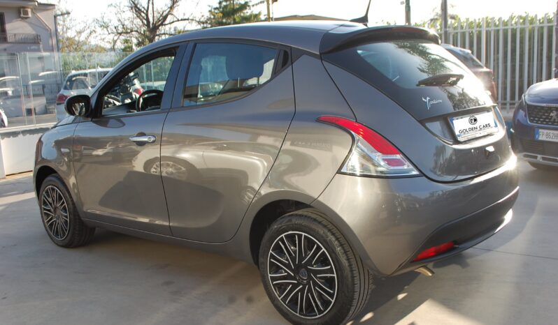 Lancia Ypsilon 1.0 firefly 70CV hybrid Gold Plus S&S Uff Italy USB pieno