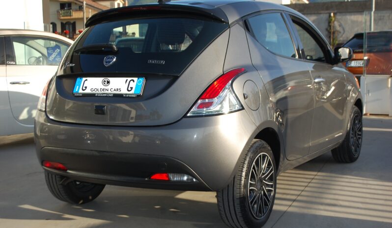 Lancia Ypsilon 1.0 firefly 70CV hybrid Gold Plus S&S Uff Italy USB pieno