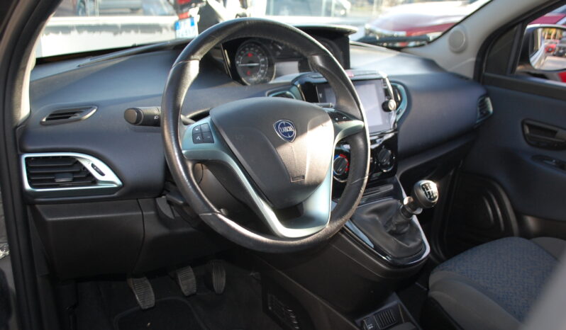 Lancia Ypsilon 1.0 firefly 70CV hybrid Gold Plus S&S Uff Italy USB pieno