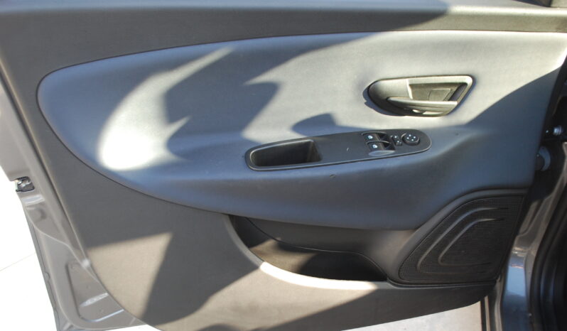 Lancia Ypsilon 1.0 firefly 70CV hybrid Gold Plus S&S Uff Italy USB pieno