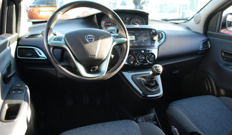 Lancia Ypsilon 1.0 firefly 70CV hybrid Gold Plus S&S Uff Italy USB pieno