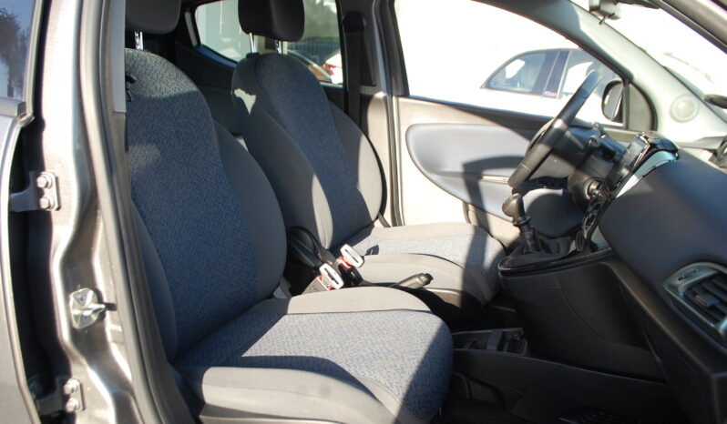 Lancia Ypsilon 1.0 firefly 70CV hybrid Gold Plus S&S Uff Italy USB pieno