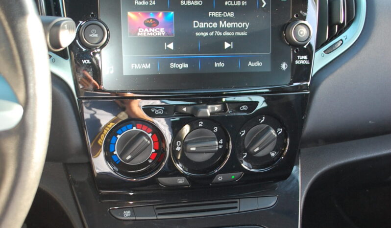 Lancia Ypsilon 1.0 firefly 70CV hybrid Gold Plus S&S Uff Italy USB pieno