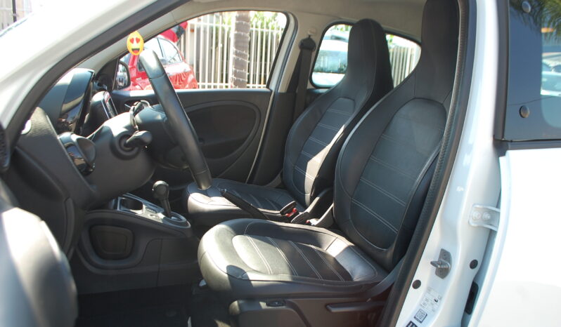 smart forFour 900 t Prime 90cv Twinamic Pelle Navi USB Led pieno