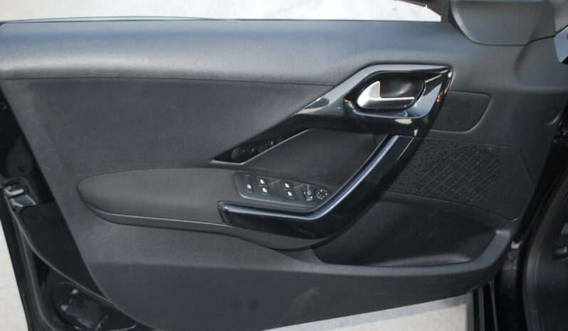 Peugeot 208 5p 1.2 Puretech Allure gpl 82CV Uff Italy Led USB pieno