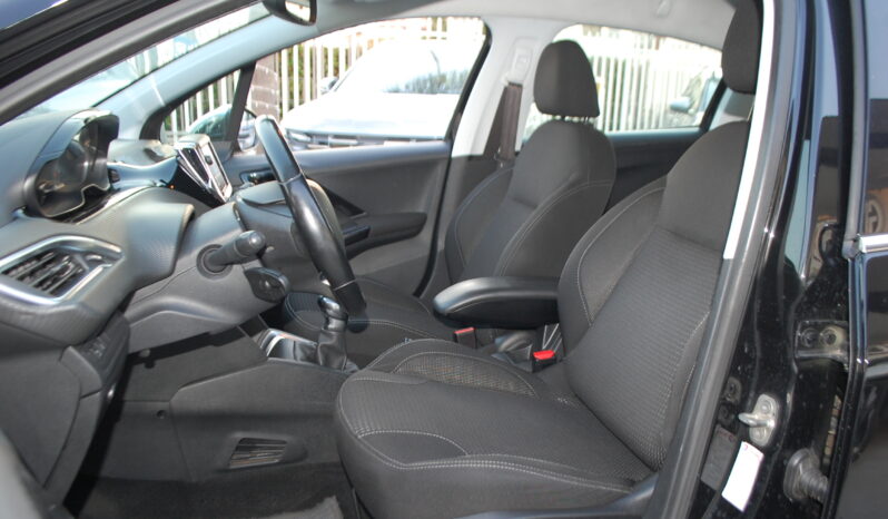 Peugeot 208 5p 1.2 Puretech Allure gpl 82CV Uff Italy Led USB pieno
