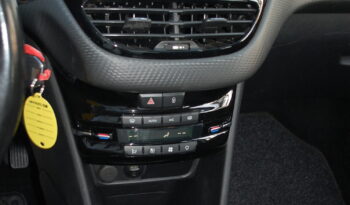 Peugeot 208 5p 1.2 Puretech Allure gpl 82CV Uff Italy Led USB pieno