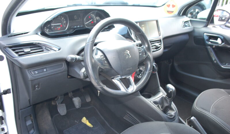 Peugeot 208 5p 1.2 puretech Active gpl 82CV Uff Italy USB pieno