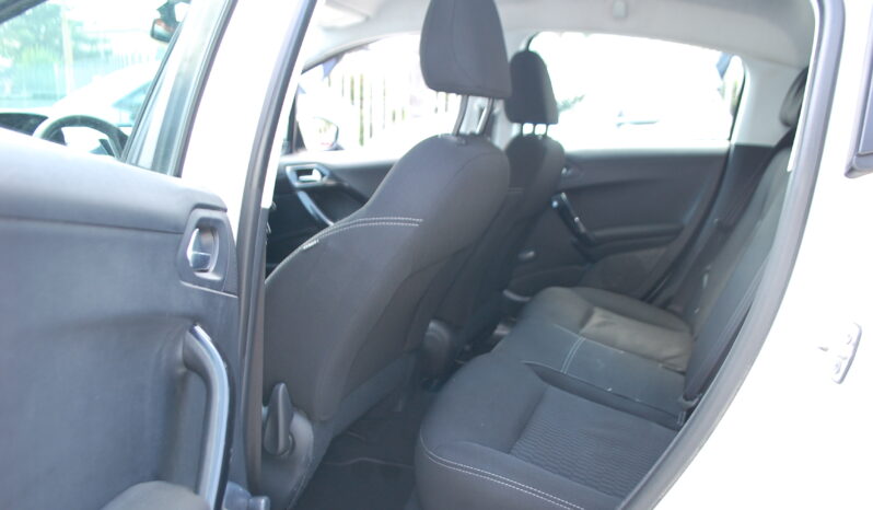 Peugeot 208 5p 1.2 puretech Active gpl 82CV Uff Italy USB pieno