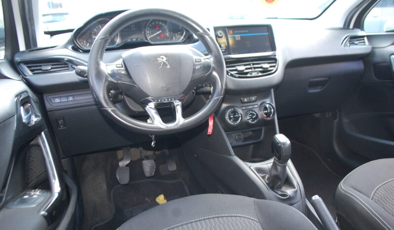 Peugeot 208 5p 1.2 puretech Active gpl 82CV Uff Italy USB pieno