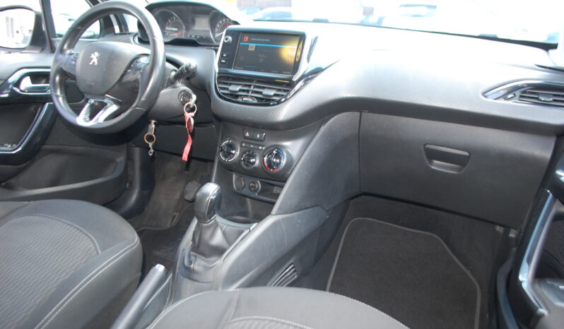 Peugeot 208 5p 1.2 puretech Active gpl 82CV Uff Italy USB pieno