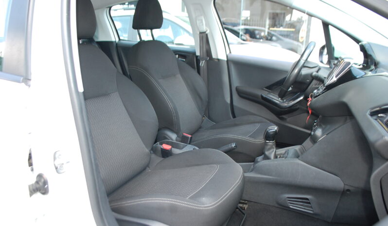 Peugeot 208 5p 1.2 puretech Active gpl 82CV Uff Italy USB pieno