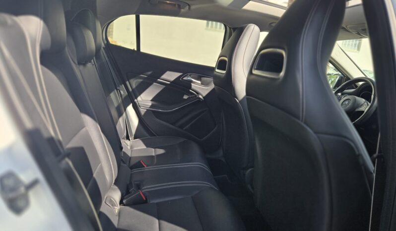 Mercedes-Benz GLA 200 d 2.2 136CV Night Edition auto Tetto Pelle Navi pieno