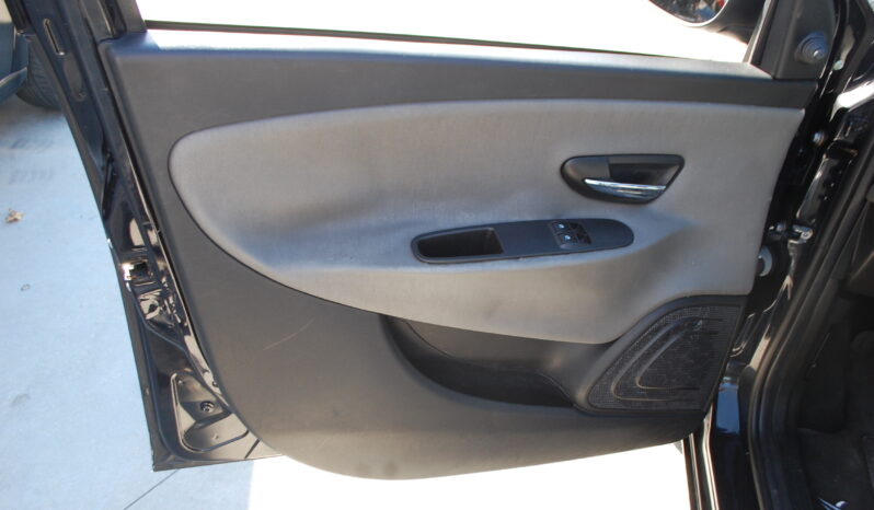 Lancia Ypsilon 1.2 gpl 69CV Ecochic Uff. Italy pieno