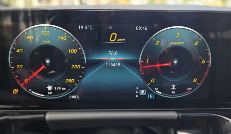 Mercedes-Benz GLA 180 d 1950 115CV Premium AMG auto Tetto Uff Italy Led USB pieno