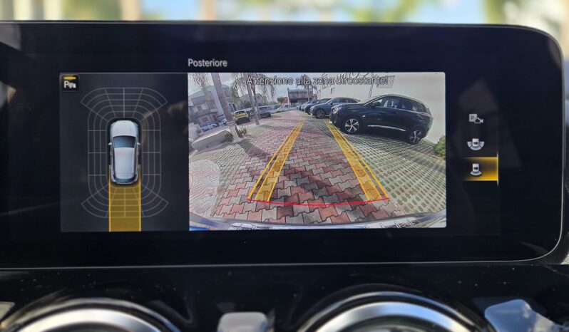 Mercedes-Benz GLA 180 d 1950 115CV Premium AMG auto Tetto Uff Italy Led USB pieno