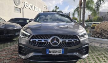 Mercedes-Benz GLA 180 d 1950 115CV Premium AMG auto Tetto Uff Italy Led USB pieno