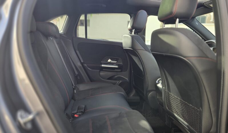 Mercedes-Benz GLA 180 d 1950 115CV Premium AMG auto Tetto Uff Italy Led USB pieno