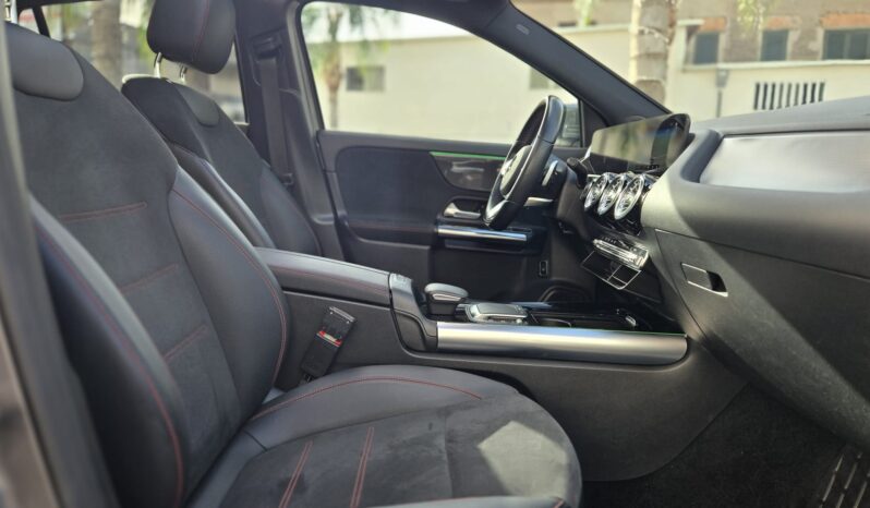 Mercedes-Benz GLA 180 d 1950 115CV Premium AMG auto Tetto Uff Italy Led USB pieno