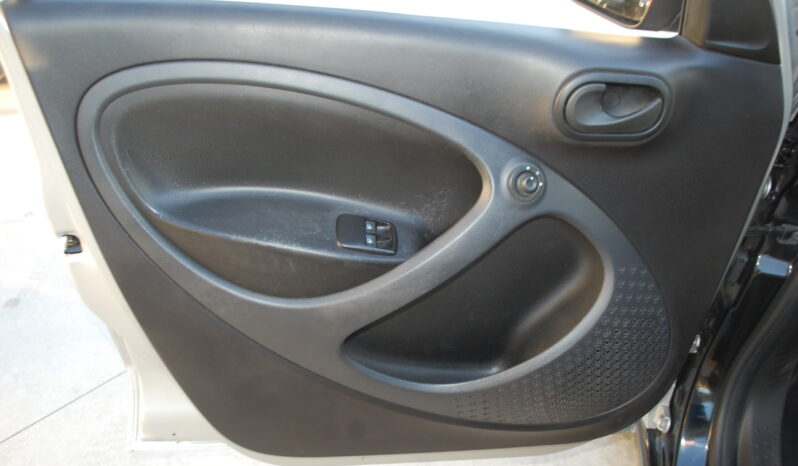 Smart ForFour 1.0 Urban 71CV Lega Clima USB pieno