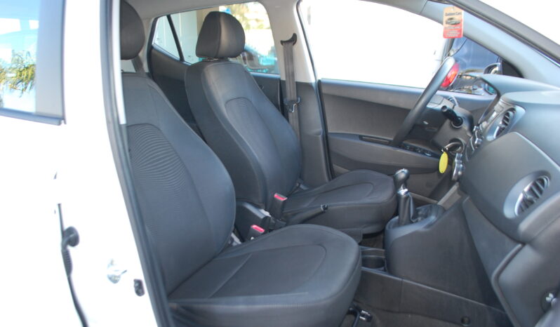 Hyundai i10 1.0 Bz 67CV Comfort Uff Italy Led USB Clima pieno